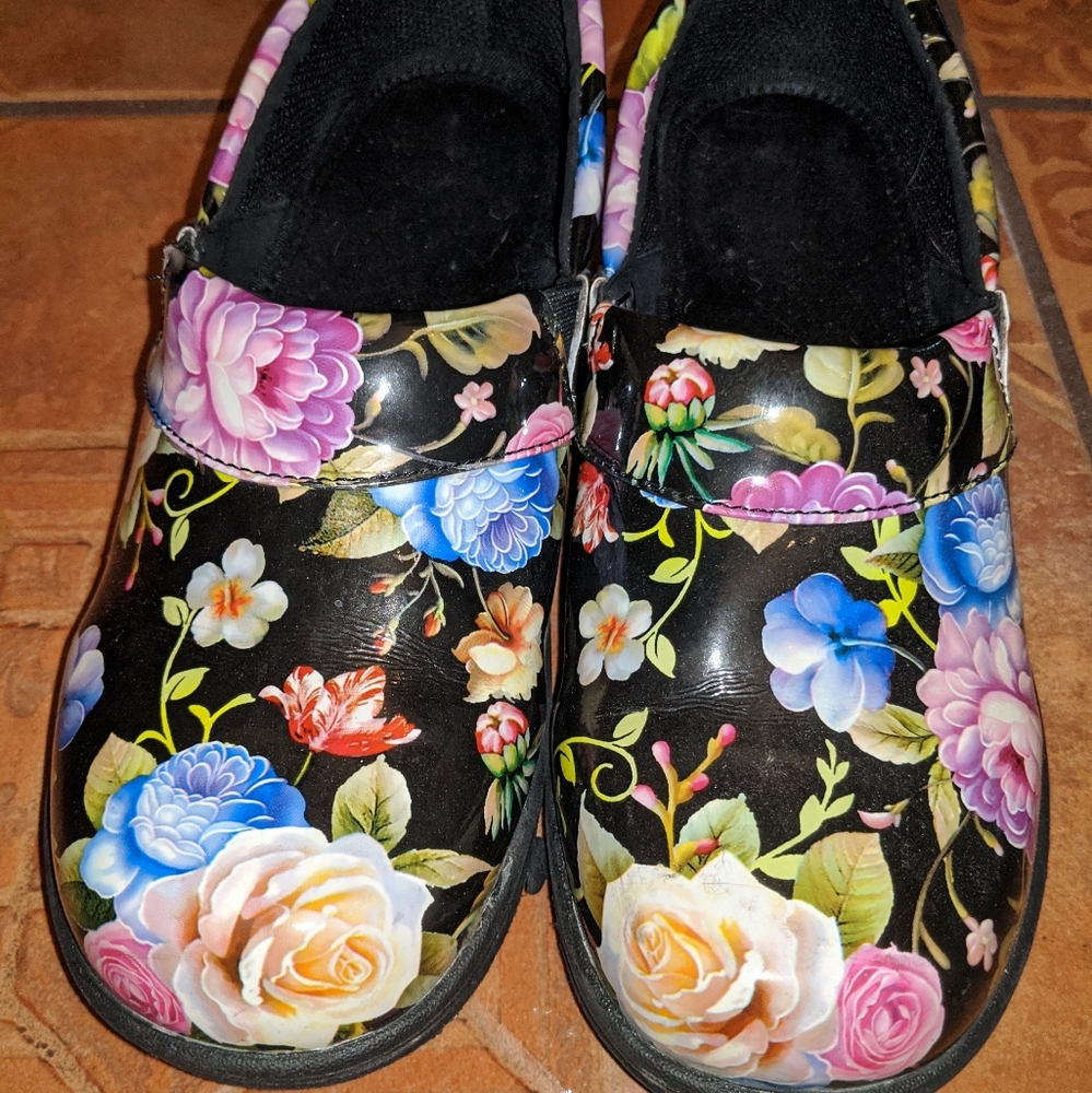 Laforst Floral Nursing Clogs